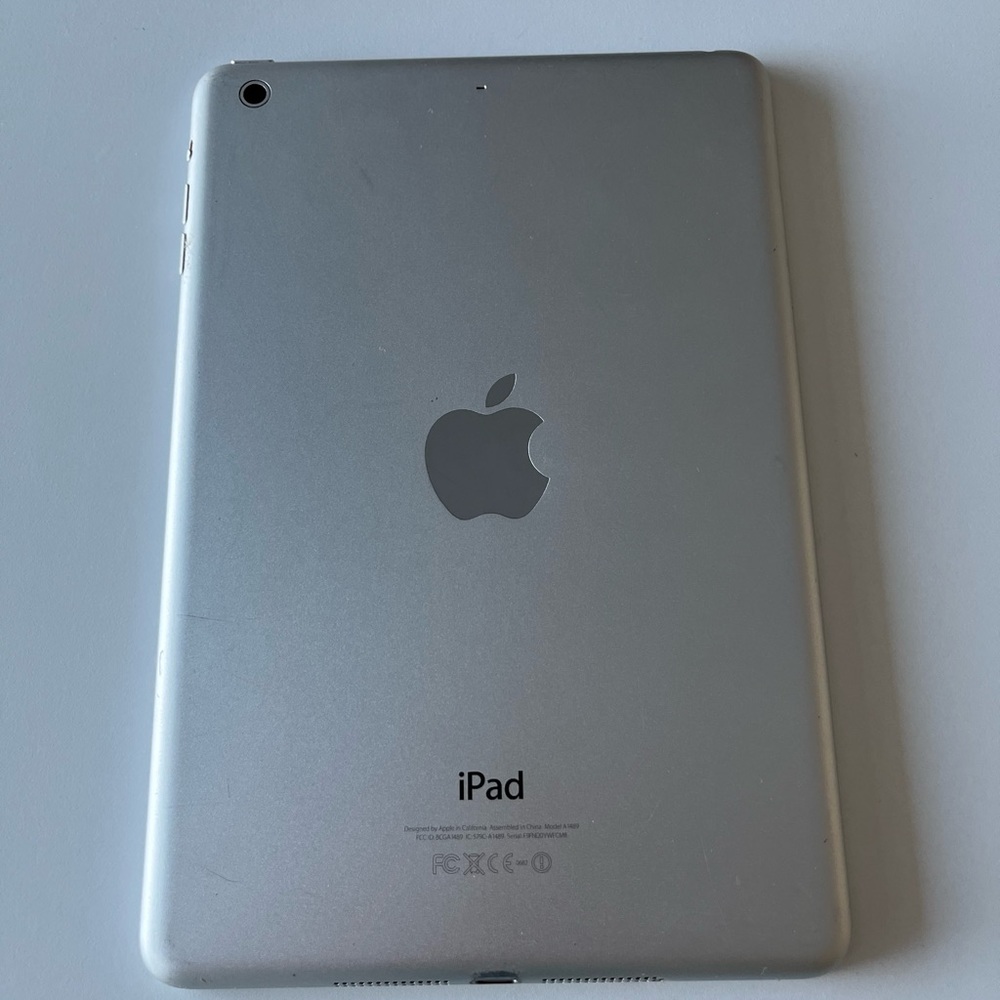 Apple iPad mini - Picture 3 of 5